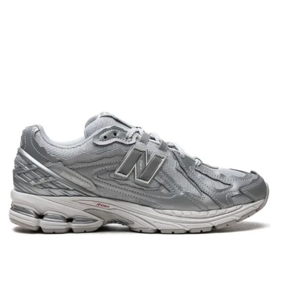 New Balance 1906D “PROTECTION PACK - SILVER
METALLIC" gray sneakers, size 6.5 - Picture 9 of 12